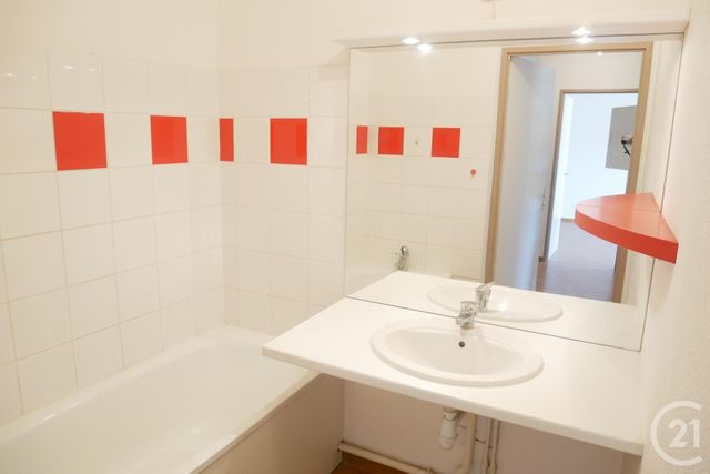 Afficher la photo en grand Appartement T3 à vendre - 3 pièces - 65.6 m2 - TRELISSAC - 24 - AQUITAINE - Century 21 Mazaudon Immobilier