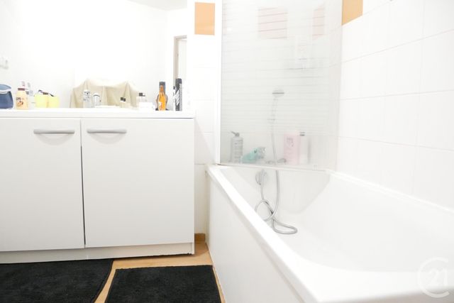 Afficher la photo en grand Appartement F3 à vendre - 3 pièces - 68.0 m2 - TRELISSAC - 24 - AQUITAINE - Century 21 Mazaudon Immobilier