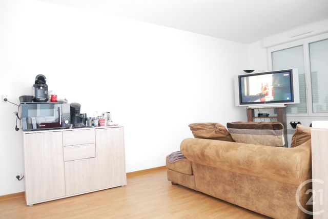 Afficher la photo en grand Appartement F3 à vendre - 3 pièces - 68.0 m2 - TRELISSAC - 24 - AQUITAINE - Century 21 Mazaudon Immobilier
