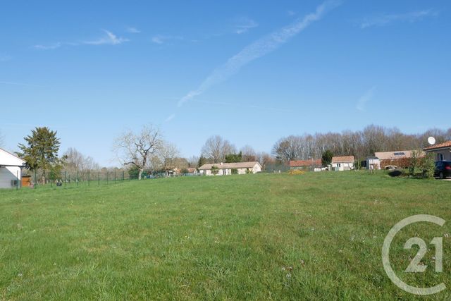 Afficher la photo en grand terrain à vendre - 1632.0 m2 - AGONAC - 24 - AQUITAINE - Century 21 Mazaudon Immobilier