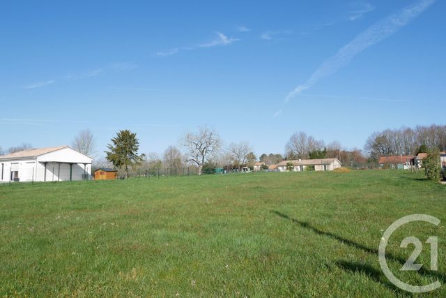 Afficher la photo en grand terrain à vendre - 1632.0 m2 - AGONAC - 24 - AQUITAINE - Century 21 Mazaudon Immobilier