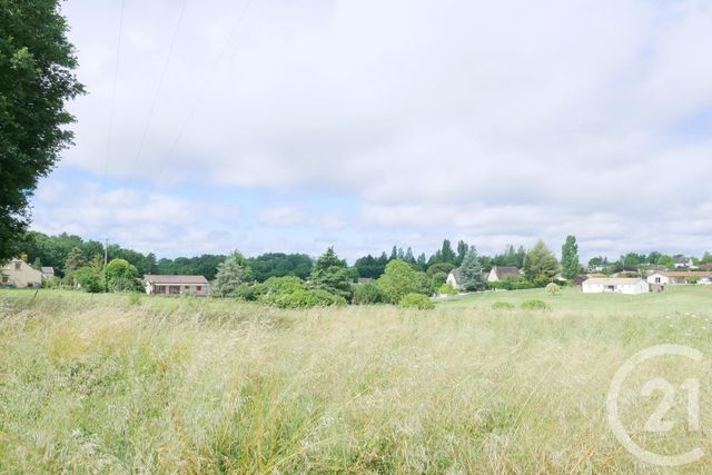Afficher la photo en grand terrain à vendre - 23832.0 m2 - CHAMPCEVINEL - 24 - AQUITAINE - Century 21 Mazaudon Immobilier