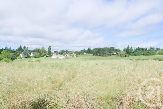 Afficher la photo en grand terrain à vendre - 23832.0 m2 - CHAMPCEVINEL - 24 - AQUITAINE - Century 21 Mazaudon Immobilier
