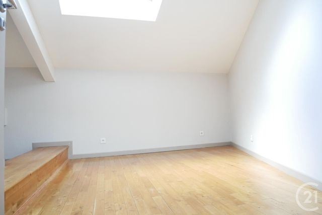 Afficher la photo en grand Appartement F5 à vendre - 6 pièces - 110.0 m2 - PERIGUEUX - 24 - AQUITAINE - Century 21 Mazaudon Immobilier