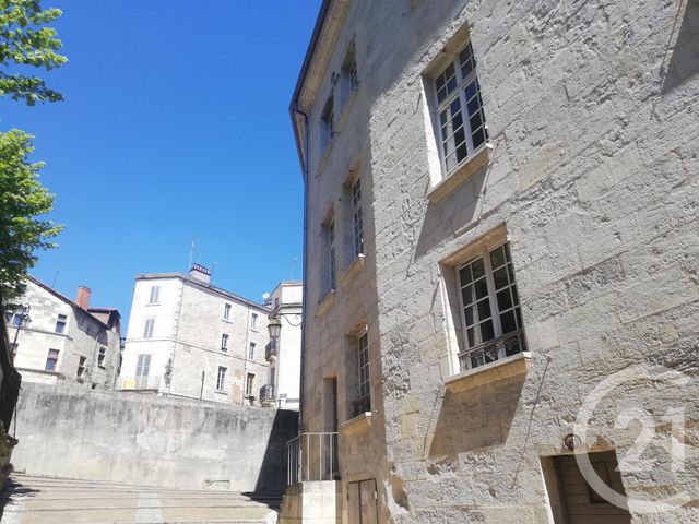 Afficher la photo en grand Appartement F5 à vendre - 6 pièces - 110.0 m2 - PERIGUEUX - 24 - AQUITAINE - Century 21 Mazaudon Immobilier
