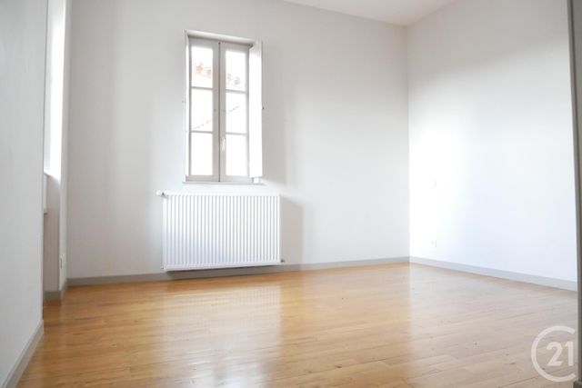 Afficher la photo en grand Appartement F5 à vendre - 6 pièces - 110.0 m2 - PERIGUEUX - 24 - AQUITAINE - Century 21 Mazaudon Immobilier
