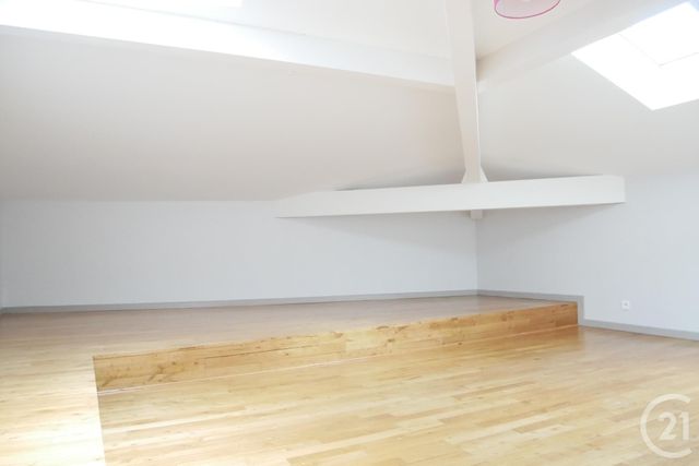 Afficher la photo en grand Appartement F5 à vendre - 6 pièces - 110.0 m2 - PERIGUEUX - 24 - AQUITAINE - Century 21 Mazaudon Immobilier