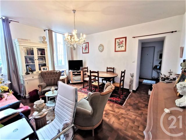 Appartement T2 à vendre - 2 pièces - 55.2 m2 - PERIGUEUX - 24 - AQUITAINE - Century 21 Mazaudon Immobilier Appartement T2 à vendre - 2 pièces - 55.2 m2 - PERIGUEUX - 24 - AQUITAINE - Century 21 Mazaudon Immobilier