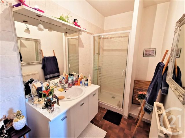 Appartement T2 à vendre - 2 pièces - 55.2 m2 - PERIGUEUX - 24 - AQUITAINE - Century 21 Mazaudon Immobilier Appartement T2 à vendre - 2 pièces - 55.2 m2 - PERIGUEUX - 24 - AQUITAINE - Century 21 Mazaudon Immobilier