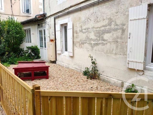 Appartement T2 à louer - 2 pièces - 28.0 m2 - PERIGUEUX - 24 - AQUITAINE - Century 21 Mazaudon Immobilier Appartement T2 à louer - 2 pièces - 28.0 m2 - PERIGUEUX - 24 - AQUITAINE - Century 21 Mazaudon Immobilier