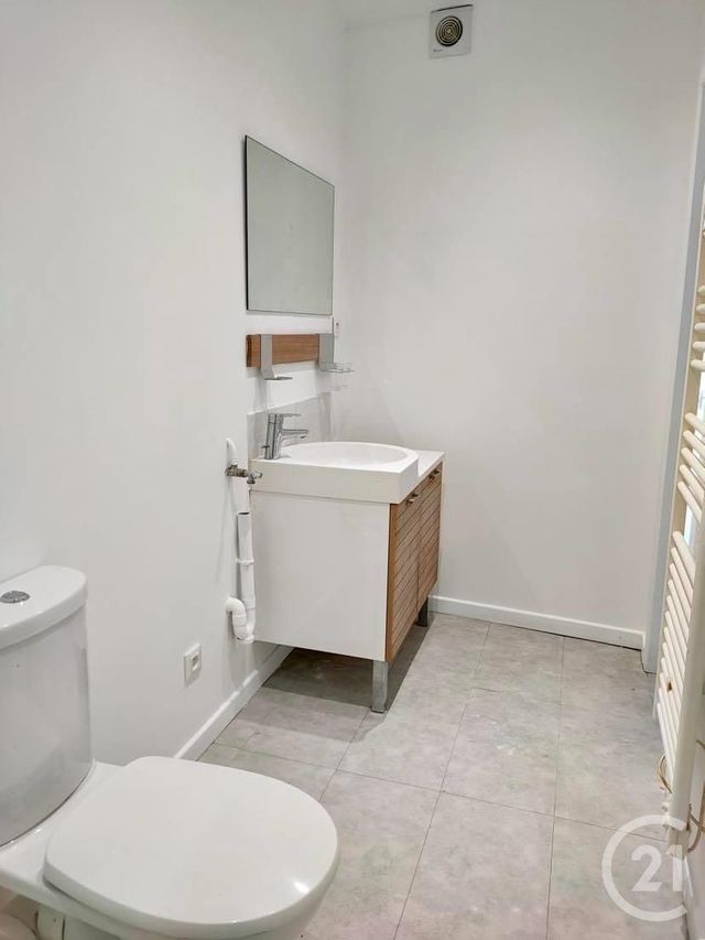 Appartement T2 à louer - 2 pièces - 28.0 m2 - PERIGUEUX - 24 - AQUITAINE - Century 21 Mazaudon Immobilier Appartement T2 à louer - 2 pièces - 28.0 m2 - PERIGUEUX - 24 - AQUITAINE - Century 21 Mazaudon Immobilier