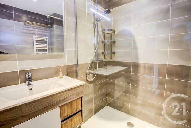 Appartement F4 à louer - 4 pièces - 104.74 m2 - PERIGUEUX - 24 - AQUITAINE - Century 21 Mazaudon Immobilier Appartement F4 à louer - 4 pièces - 104.74 m2 - PERIGUEUX - 24 - AQUITAINE - Century 21 Mazaudon Immobilier