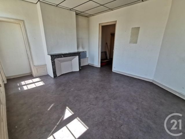 Afficher la photo en grand Appartement T2 à vendre - 6 pièces - 250.0 m2 - PERIGUEUX - 24 - AQUITAINE - Century 21 Mazaudon Immobilier