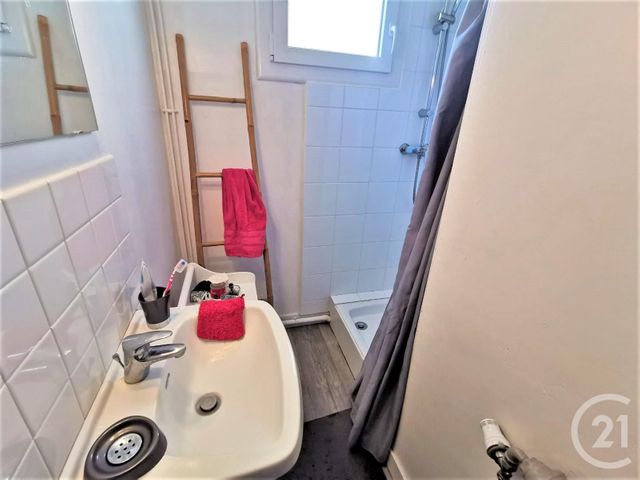 Afficher la photo en grand Appartement T2 à vendre - 2 pièces - 31.95 m2 - PERIGUEUX - 24 - AQUITAINE - Century 21 Mazaudon Immobilier
