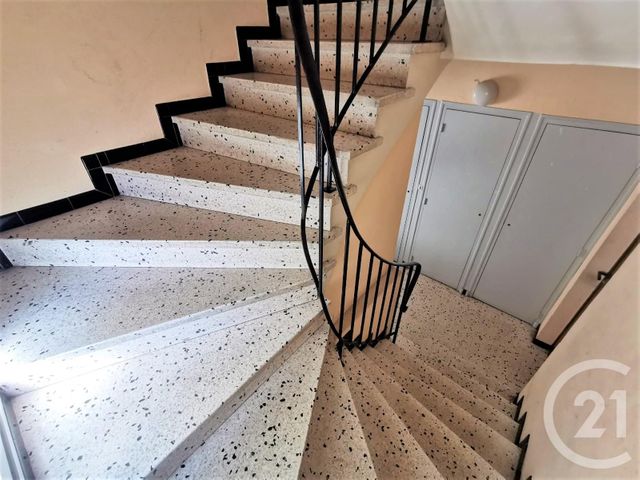 Afficher la photo en grand Appartement T2 à vendre - 2 pièces - 31.95 m2 - PERIGUEUX - 24 - AQUITAINE - Century 21 Mazaudon Immobilier