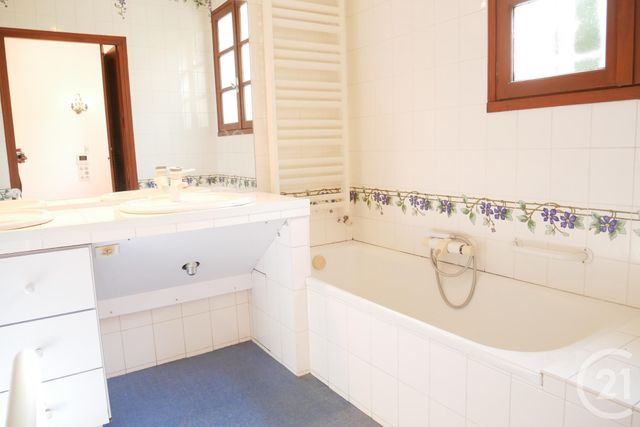 Afficher la photo en grand maison à louer - 6 pièces - 152.65 m2 - PERIGUEUX - 24 - AQUITAINE - Century 21 Mazaudon Immobilier