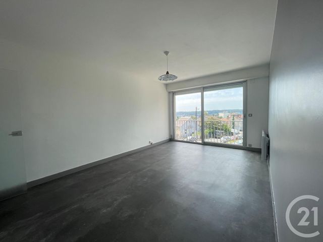 Afficher la photo en grand appartement à louer - 3 pièces - 53.48 m2 - PERIGUEUX - 24 - AQUITAINE - Century 21 Mazaudon Immobilier