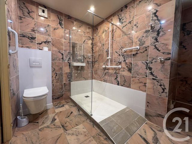 Appartement F5 à vendre - 5 pièces - 112.01 m2 - PERIGUEUX - 24 - AQUITAINE - Century 21 Mazaudon Immobilier