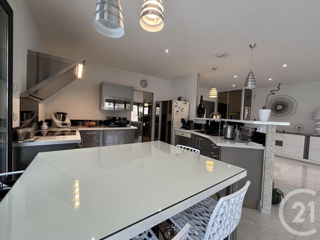 Appartement T4 à vendre - 4 pièces - 111.0 m2 - PERIGUEUX - 24 - AQUITAINE - Century 21 Mazaudon Immobilier