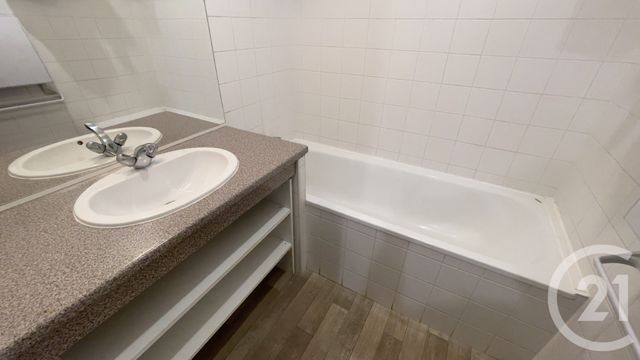 Appartement F4 à louer - 4 pièces - 85.56 m2 - PERIGUEUX - 24 - AQUITAINE - Century 21 Mazaudon Immobilier