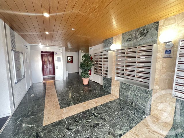 Appartement T3 à vendre - 3 pièces - 68.75 m2 - PERIGUEUX - 24 - AQUITAINE - Century 21 Mazaudon Immobilier