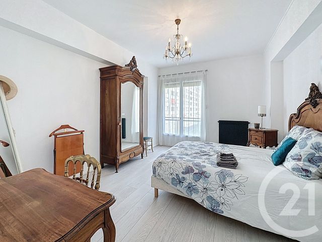 Appartement F5 à vendre - 5 pièces - 108.27 m2 - PERIGUEUX - 24 - AQUITAINE - Century 21 Mazaudon Immobilier
