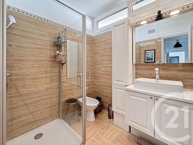 Appartement F5 à vendre - 5 pièces - 108.27 m2 - PERIGUEUX - 24 - AQUITAINE - Century 21 Mazaudon Immobilier