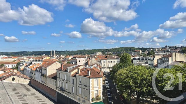 Appartement T3 à louer - 3 pièces - 89.09 m2 - PERIGUEUX - 24 - AQUITAINE - Century 21 Mazaudon Immobilier