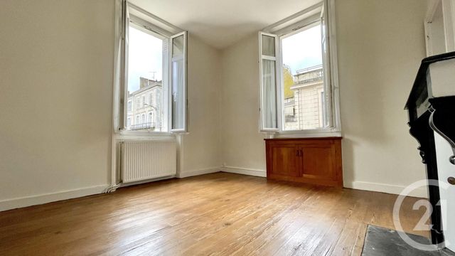 Appartement F3 à louer - 3 pièces - 63.5 m2 - PERIGUEUX - 24 - AQUITAINE - Century 21 Mazaudon Immobilier
