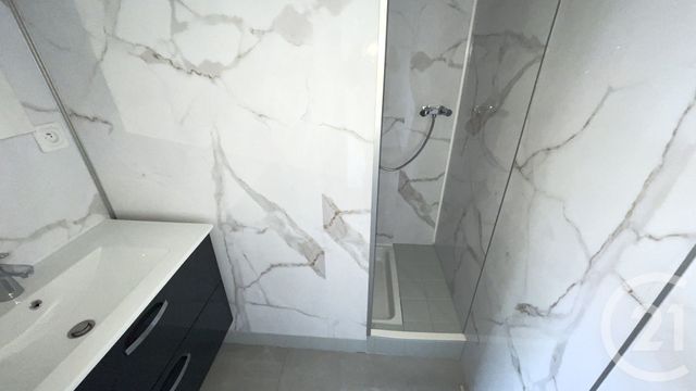 Appartement F3 à louer - 3 pièces - 51.0 m2 - PERIGUEUX - 24 - AQUITAINE - Century 21 Mazaudon Immobilier