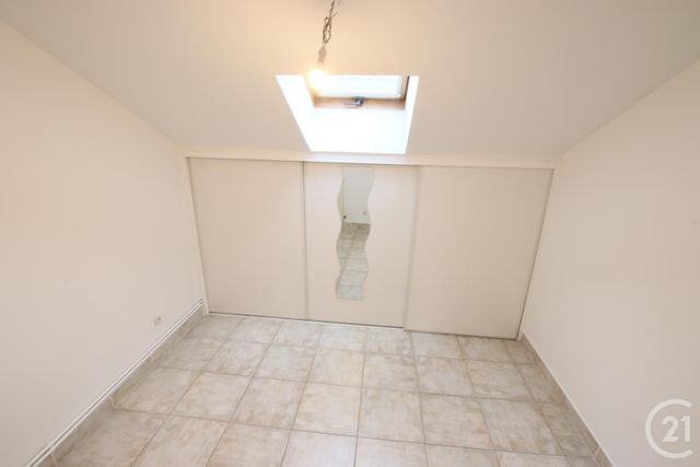 Appartement Duplex à louer - 3 pièces - 65.0 m2 - PERIGUEUX - 24 - AQUITAINE - Century 21 Mazaudon Immobilier