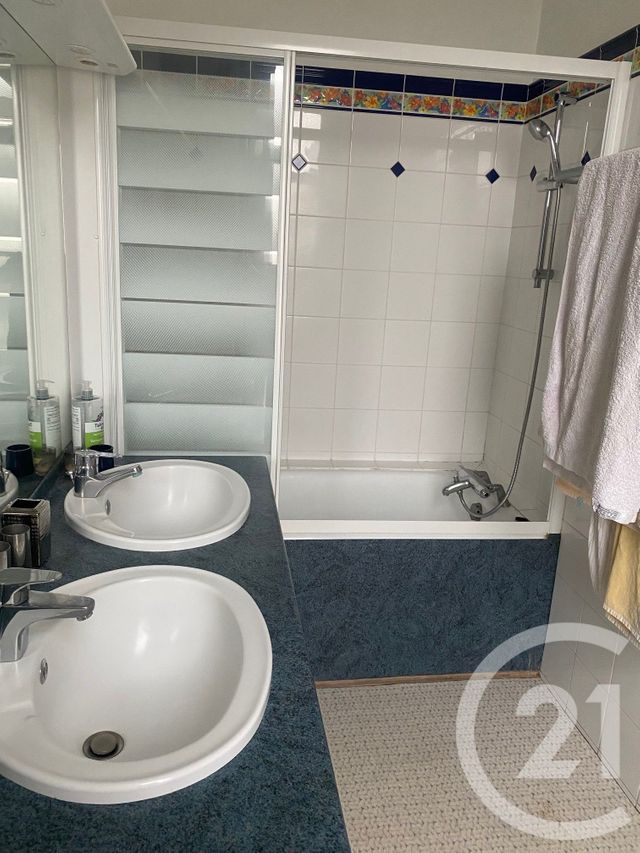 maison à louer - 10 pièces - 236.0 m2 - PERIGUEUX - 24 - AQUITAINE - Century 21 Mazaudon Immobilier