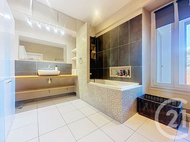 Appartement F4 à vendre - 4 pièces - 95.94 m2 - PERIGUEUX - 24 - AQUITAINE - Century 21 Mazaudon Immobilier