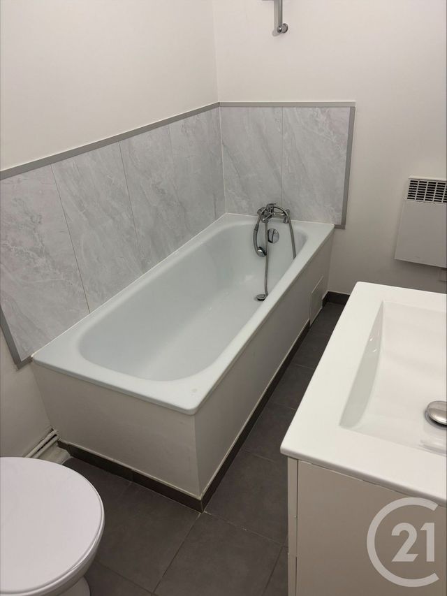 Appartement à louer - 3 pièces - 46.09 m2 - PERIGUEUX - 24 - AQUITAINE - Century 21 Mazaudon Immobilier