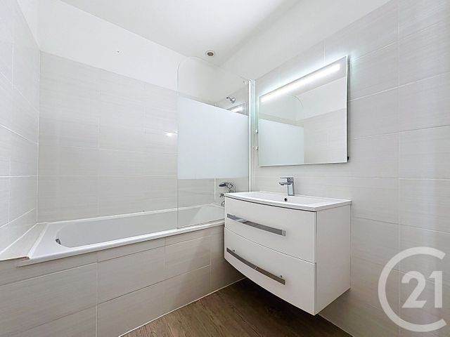 Appartement F3 à vendre - 3 pièces - 77.56 m2 - PERIGUEUX - 24 - AQUITAINE - Century 21 Mazaudon Immobilier
