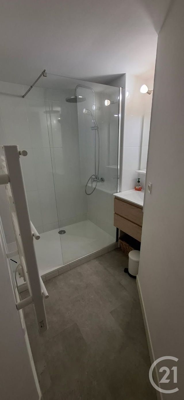 Appartement F1 à louer - 1 pièce - 42.0 m2 - PERIGUEUX - 24 - AQUITAINE - Century 21 Mazaudon Immobilier