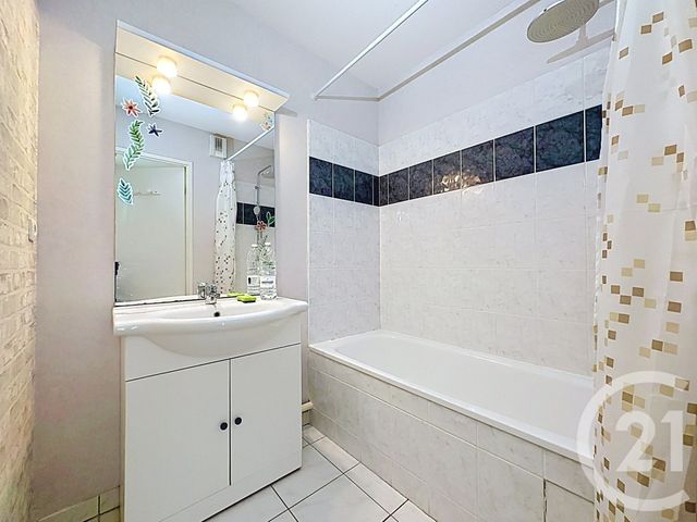 Appartement F3 à vendre - 3 pièces - 53.81 m2 - CHANCELADE - 24 - AQUITAINE - Century 21 Mazaudon Immobilier