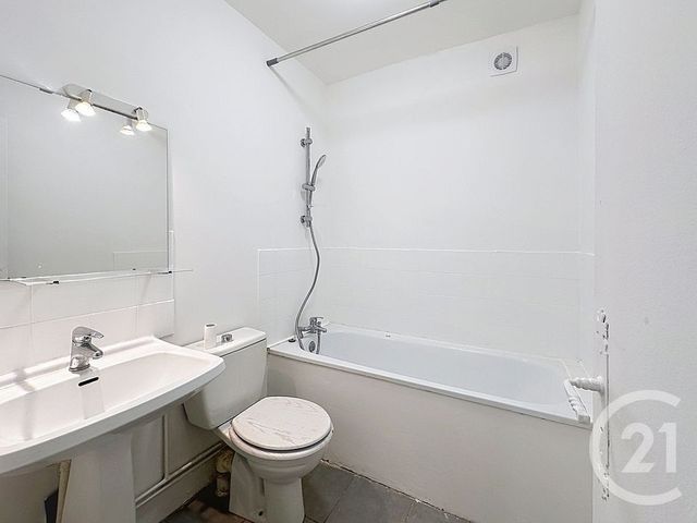 Appartement à louer - 2 pièces - 35.0 m2 - PERIGUEUX - 24 - AQUITAINE - Century 21 Mazaudon Immobilier
