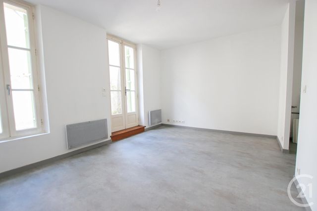 Appartement à louer - 2 pièces - 35.0 m2 - PERIGUEUX - 24 - AQUITAINE - Century 21 Mazaudon Immobilier